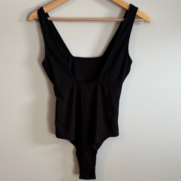 Black Ribbed Bodysuit - Picture 4 of 9